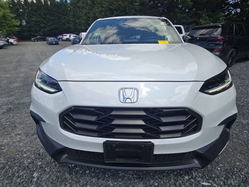 Used 2023 Honda HR-V Sport image 3