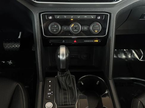 Used 2023 Volkswagen Atlas Cross Sport SE FWD image 32
