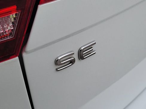 Used 2023 Volkswagen Tiguan SE R-Line FWD image 5