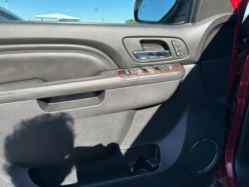 Used 2014 GMC Yukon XL Denali image 15