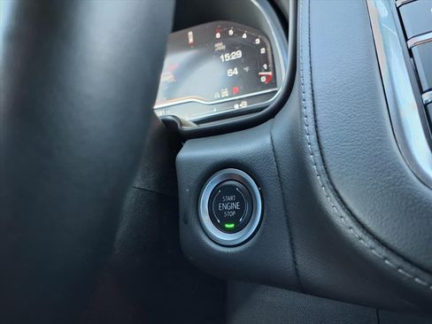 Used 2024 GMC Yukon SLE image 32