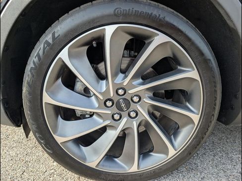 Used 2020 Lincoln Nautilus Reserve w/ Equipment Group 202A image 25