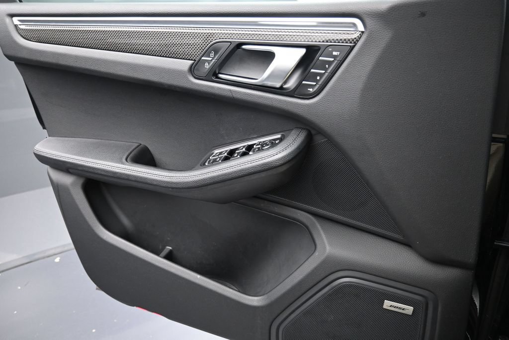 Certified 2023 Porsche Macan S AWD/4WD image 25