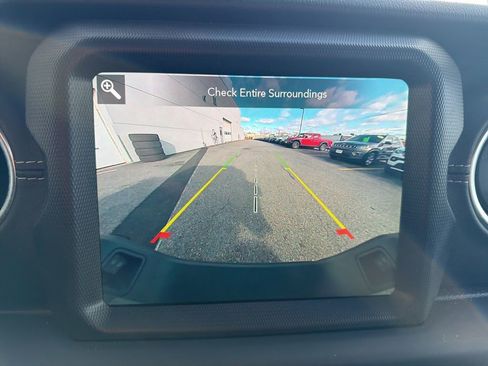 Certified 2021 Jeep Gladiator Overland w/ Popular Equipment Package image 10