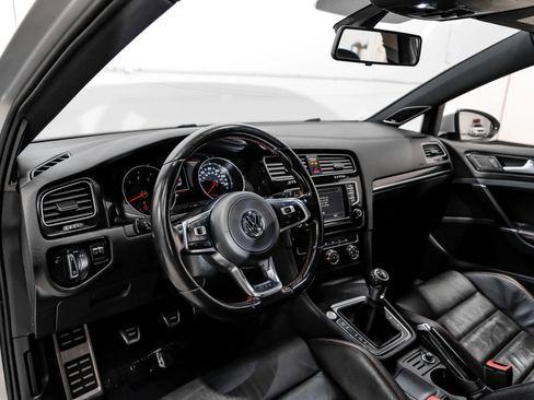 Used 2017 Volkswagen GTI SE FWD image 23