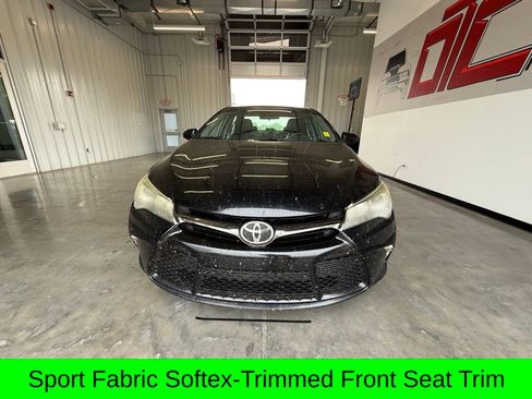 Used 2015 Toyota Camry SE image 11