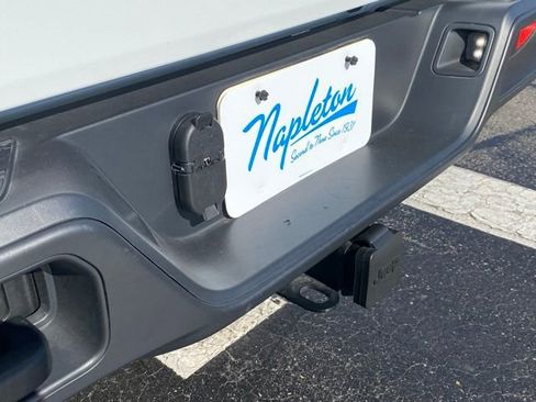 Used 2025 Jeep Gladiator Sport image 27