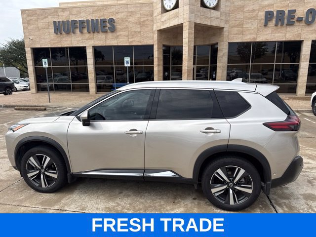 Used 2021 Nissan Rogue Platinum FWD image 1