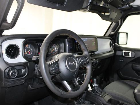 Used 2024 Jeep Wrangler Sport S image 18