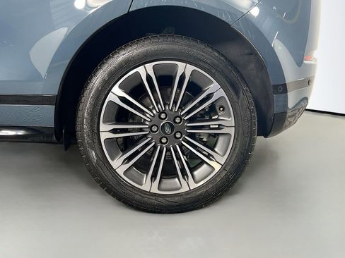 Certified 2025 Land Rover Range Rover Evoque Dynamic SE AWD/4WD image 32