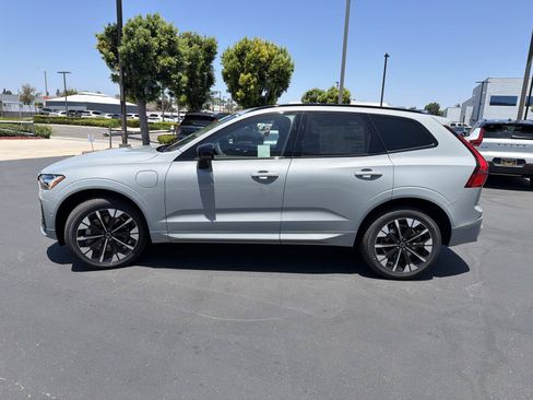 New 2026 Volvo XC60 T8 Ultra w/ Climate Package AWD/4WD image 4