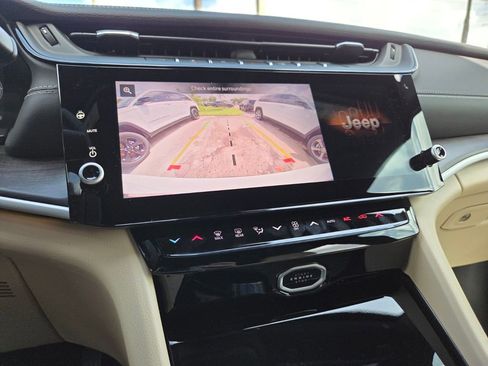 New 2026 Jeep Grand Cherokee L Limited RWD image 21