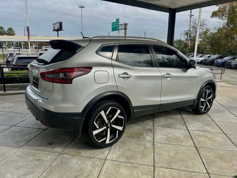 Used 2022 Nissan Rogue Sport SL w/ Premium Package image 4