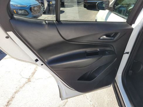 Used 2021 Chevrolet Equinox LT image 28