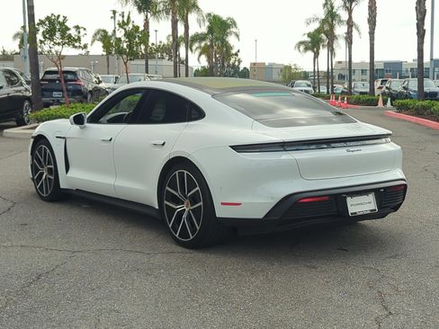 Used 2025 Porsche Taycan image 8