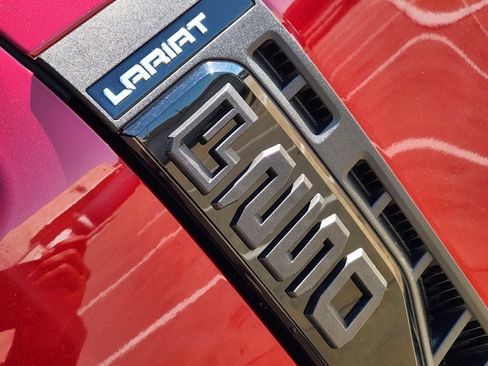 New 2026 Ford F250 Lariat w/ Black Appearance Package image 8