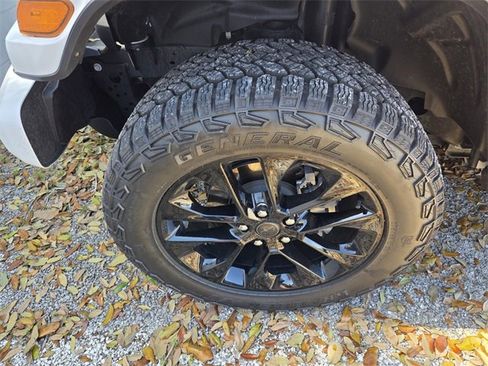 Used 2024 Jeep Wrangler Unlimited High Altitude image 3