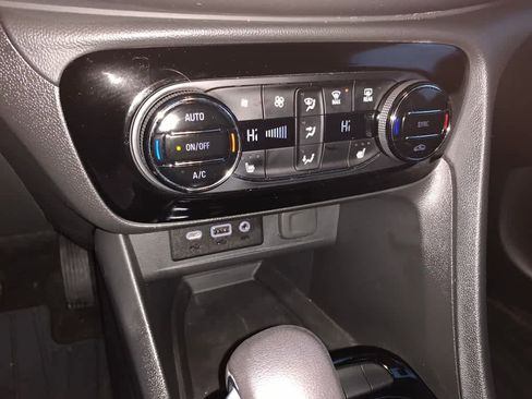 Certified 2023 Buick Encore GX Select w/ Safety Package II image 12