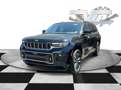 Used 2025 Jeep Grand Cherokee L Overland AWD/4WD image 3