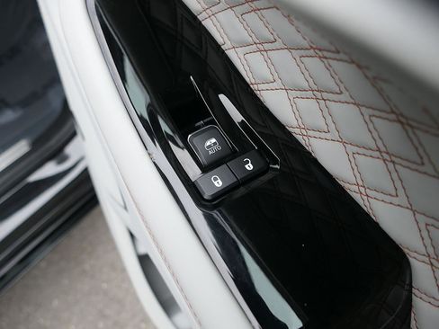 Used 2023 Jeep Grand Cherokee Summit w/ Luxury Tech Group V AWD/4WD image 25