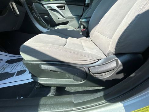 Used 2013 Hyundai Elantra GLS w/ Preferred Pkg image 18