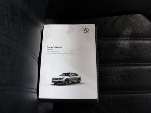 Used 2022 Volkswagen Passat 2.0T image 15