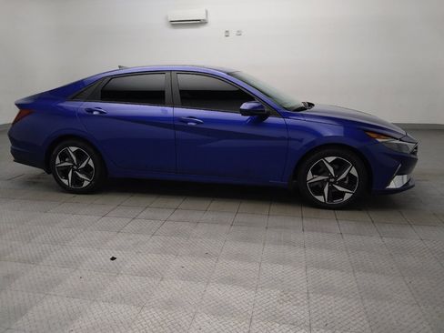 Used 2023 Hyundai Elantra SEL w/ Convenience Package FWD image 11