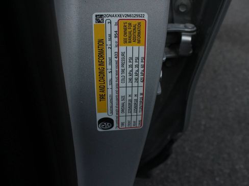 Used 2022 Chevrolet Equinox Premier AWD/4WD image 31