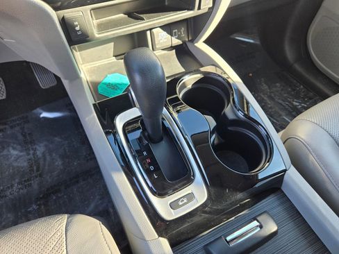 Used 2018 Honda Ridgeline RTL-E image 18