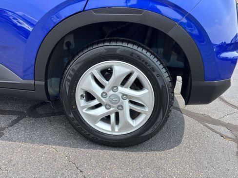 Certified 2022 Hyundai Venue SE w/ Cargo Package FWD image 9