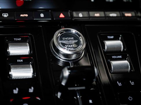 Used 2024 Aston Martin DB12 Coupe image 25