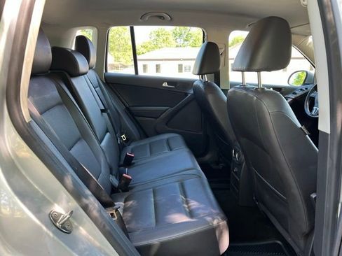Used 2016 Volkswagen Tiguan S image 18
