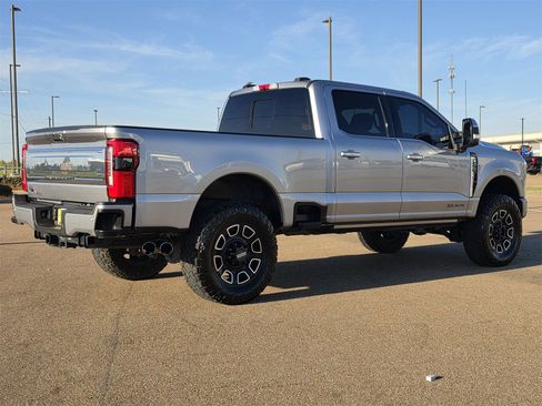 Used 2024 Ford F250 Platinum image 5