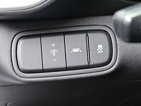 Used 2022 Hyundai Venue SE image 13