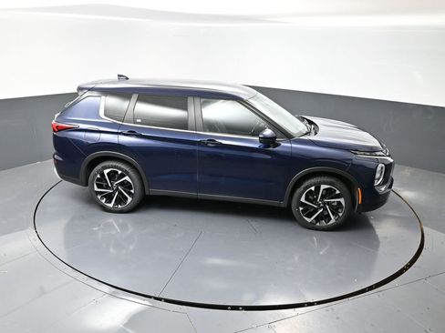 Used 2024 Mitsubishi Outlander SE image 43