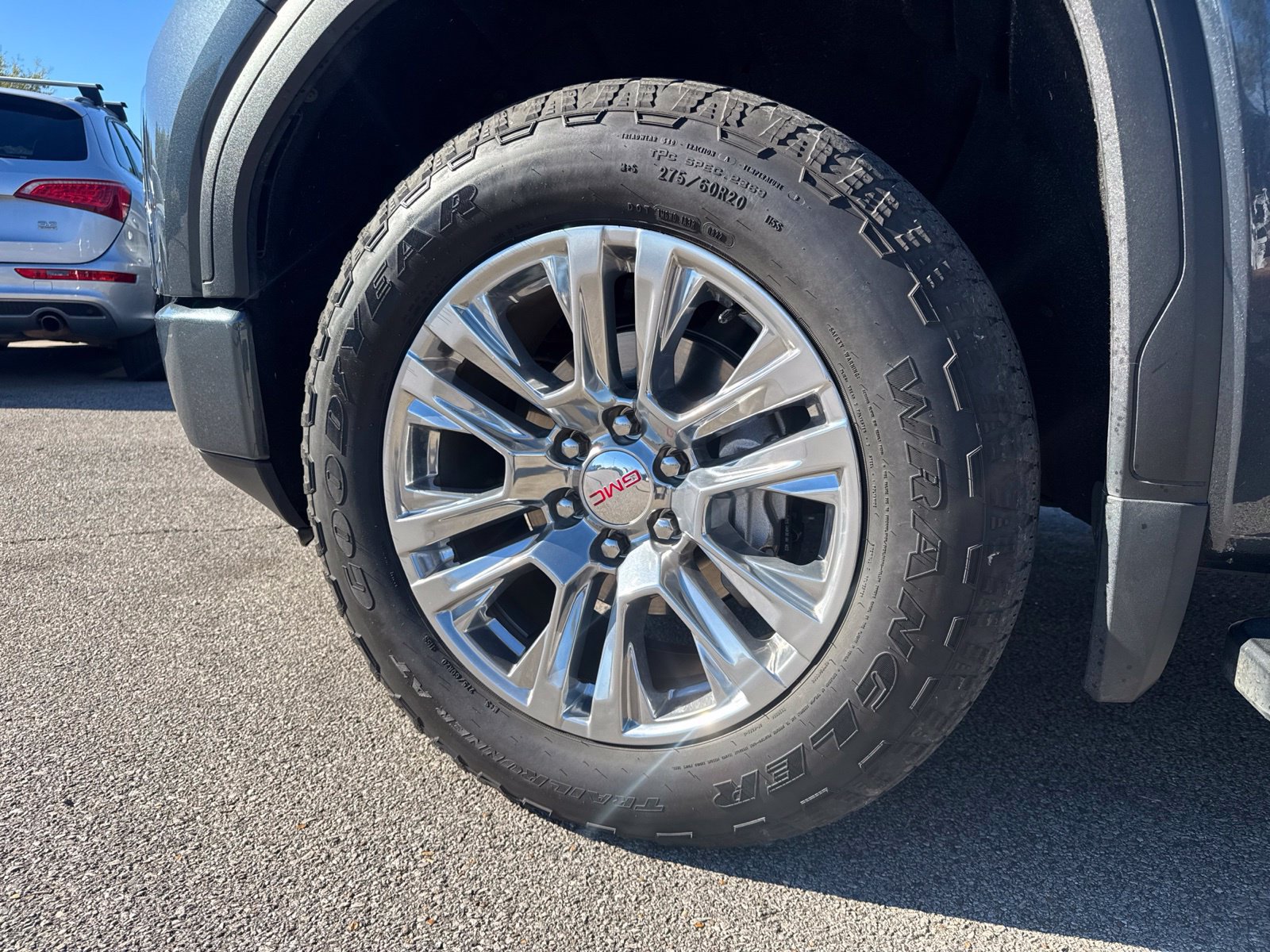 Used 2022 GMC Sierra 1500 Denali w/ Driver Alert Package II AWD/4WD image 9