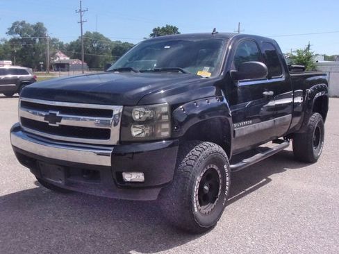 Used 2008 Chevrolet Silverado 1500 LT w/ All Star Edition AWD/4WD image 3