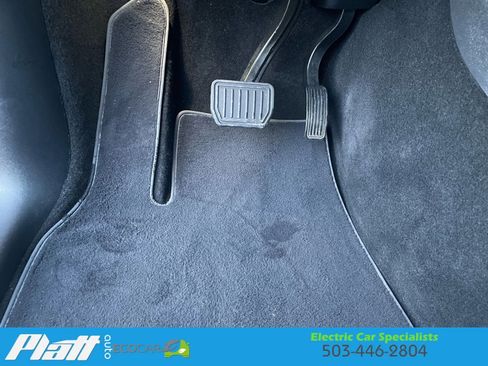 Used 2021 Tesla Model Y Long Range image 24