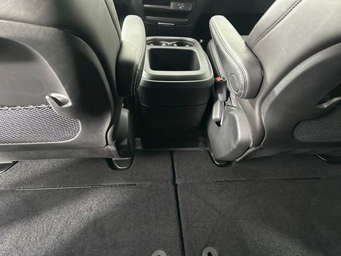 New 2026 Chrysler Pacifica Select AWD/4WD image 15