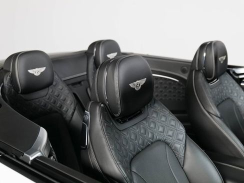Used 2021 Bentley Continental GT V8 image 25