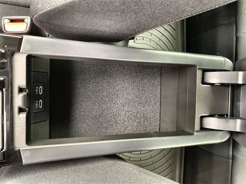 New 2026 Toyota Prius LE image 26