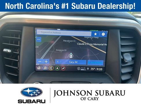 Used 2021 GMC Acadia Denali w/ Denali Technology Package FWD image 10