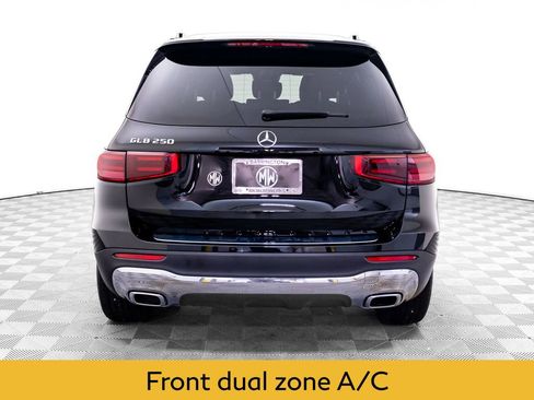 Used 2026 Mercedes-Benz GLB 250 image 4