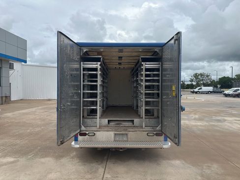 Used 2016 Ford E-350 and Econoline 350 Super Duty RWD image 23