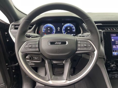 New 2025 Jeep Grand Cherokee 4WD image 13