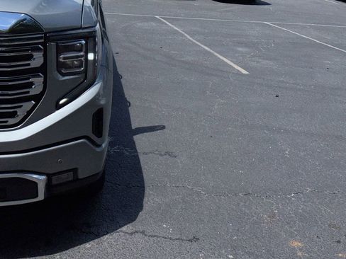 Used 2025 GMC Sierra 1500 Denali w/ Technology Package AWD/4WD image 10
