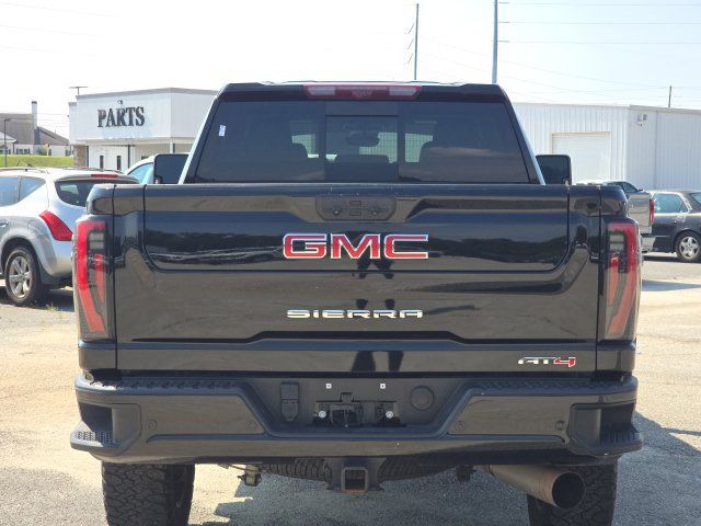 Used 2024 GMC Sierra 2500 AT4 w/ AT4 Premium Plus Package AWD/4WD image 4