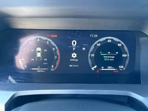 Used 2025 Toyota Tacoma TRD Off-Road image 39