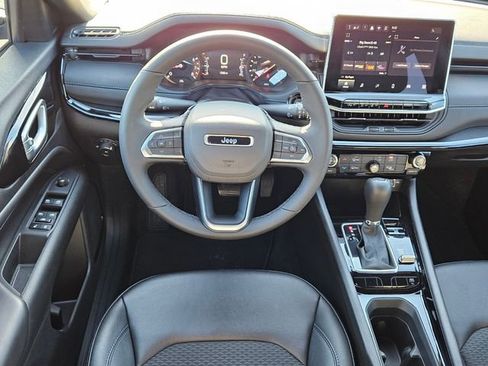 New 2026 Jeep Compass Latitude image 5