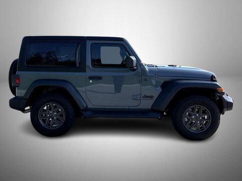 Used 2024 Jeep Wrangler Sport AWD/4WD image 4